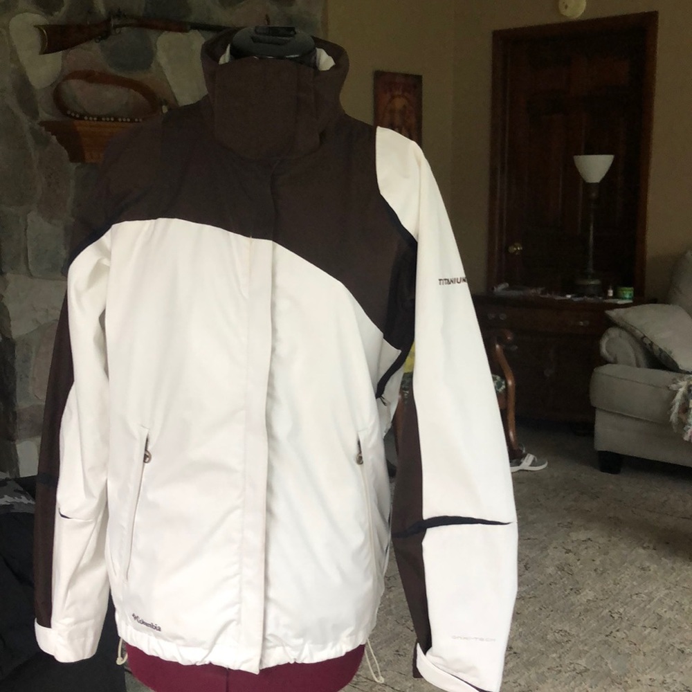 VERY NICE COLUMBIA TITANIUM OMNI-TECH FALL SPRING JACKET